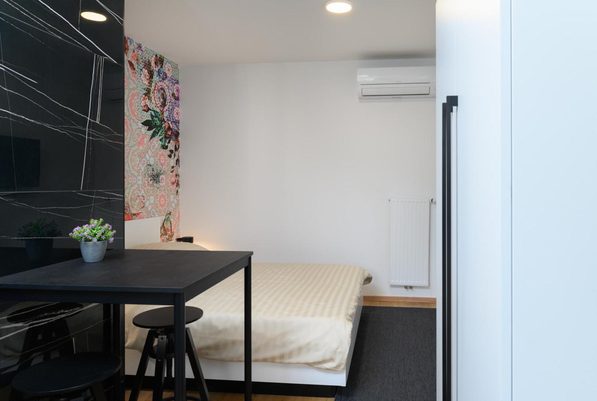 Lilija Apartments Trzin Экстерьер фото