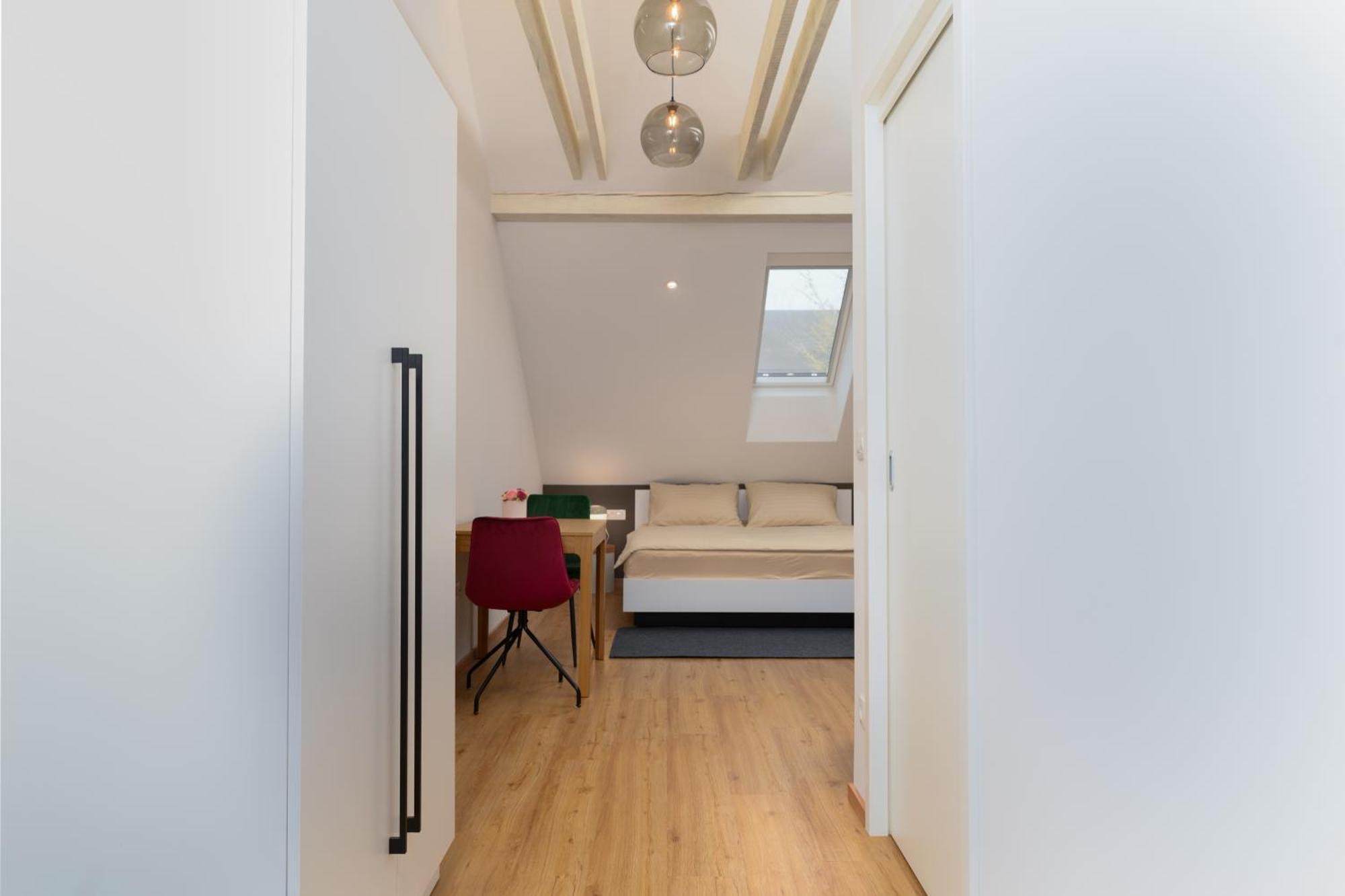 Lilija Apartments Trzin Экстерьер фото